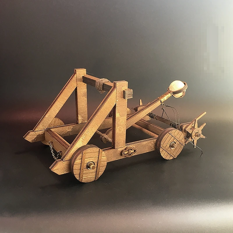 Torsion single-arm catapult ancient Roman chariot model ancient chariot siege vehicle wooden DIY ornaments