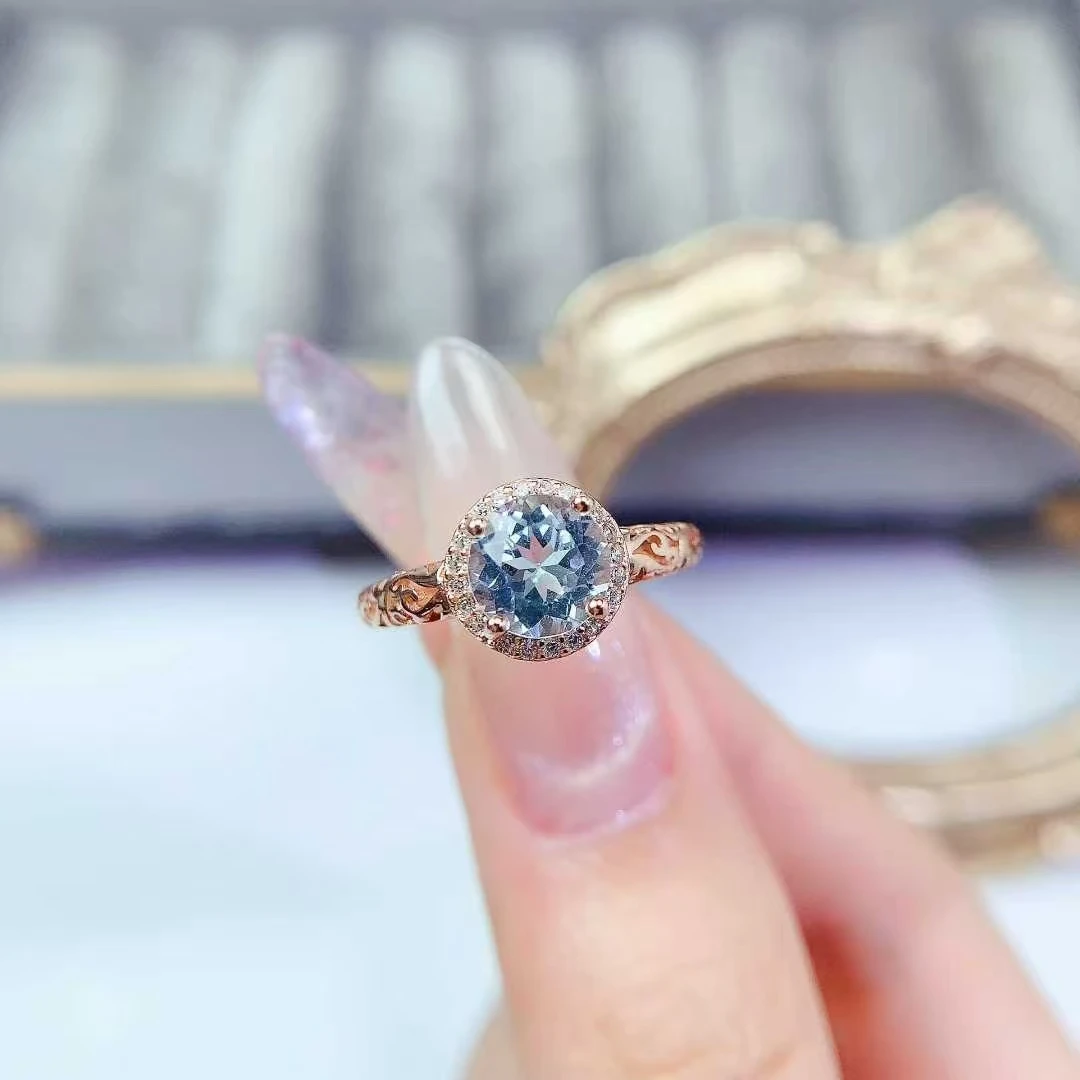 خاتم توباز أزرق فاتح 925 خاتم فضة من الأحجار الكريمة مع طلاء ذهبي عيار 18 قيراط 7 مم 0.8 قيراط خاتم فضة توباز أصلي