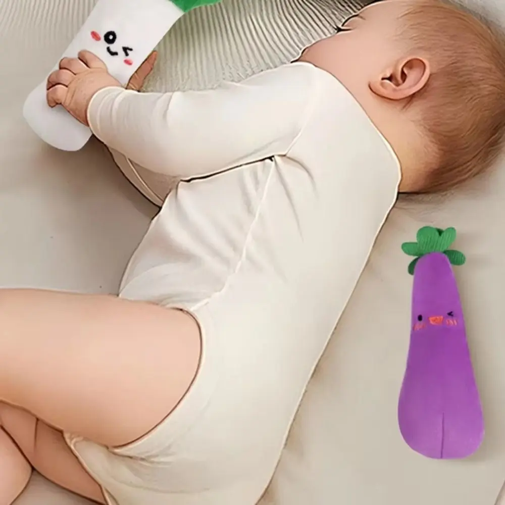 モンテッソーリ式ニンジン型ベビーおもちゃ、赤ちゃんを落ち着かせ、安眠を促し、寝返り防止、柔らかな光で新生児を落ち着かせる、バナナ型ベビーおもちゃ。 1
