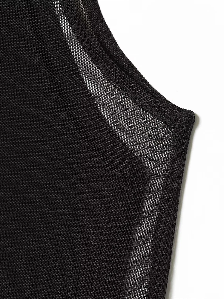 Novo vestido feminino de estilo europeu, elegante e versátil, elegante vestido de dupla camada sem mangas de cor sólida.