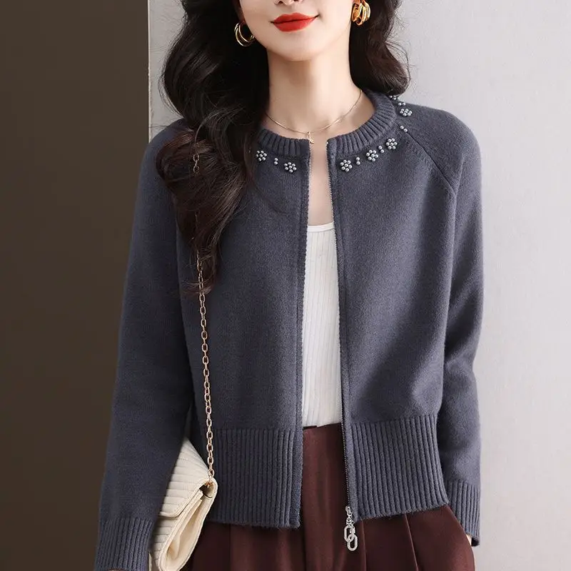 Veste pull courte en perles pour femmes, nouveau Style, Cardigan tricoté de couleur unie, haut à fermeture éclair, printemps et automne