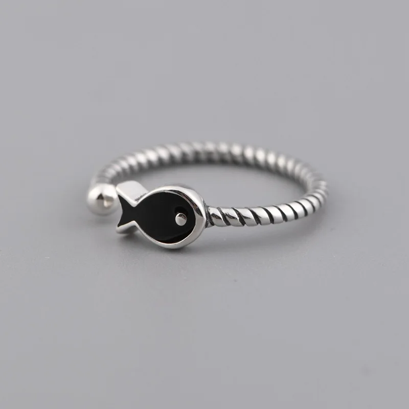 

Glossy Silver Enamel Black Fish Rings for Women 925 Sterling Silver Twisted Ring Opening Silver Ball Students Childlike Jewelry