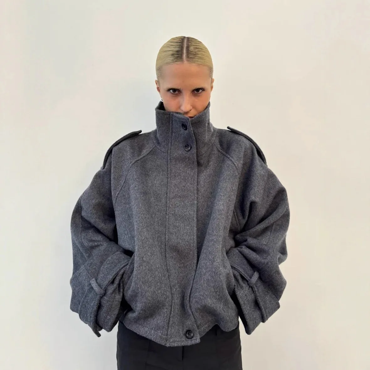 

2025 Autumn Winter New Fashion Stand Up Collar Women Short Jacket Versatile Solid Color Female Zipper Woolen Coat