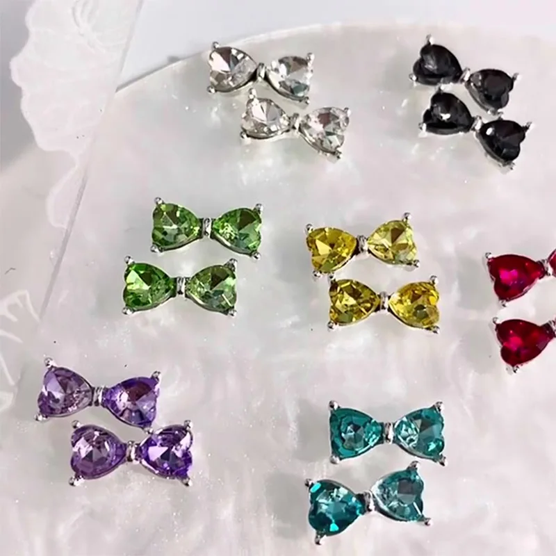10 قطعة ربطة القلب مسمار الفن السحر الملونة K9 الزجاج كريستال الماس والمجوهرات الأحجار الكريمة الفرنسية سوبر تألق سبيكة مسمار الديكورات