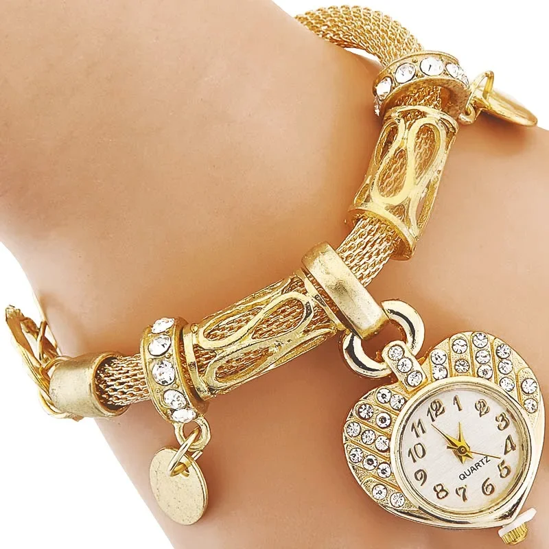 2024 Cute Gold Color Heart Bracelet Watch INS Girl Women Love Fashion Quartz Watch Ladies Bracelet Watch Heart Wristwatch