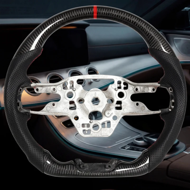 

Спортивный руль на заказ из кожи и карбона с 3 спицами и диаметром рукоятки 40 мм/35 мм для Mustang 2015-2025 A8/A1/R8