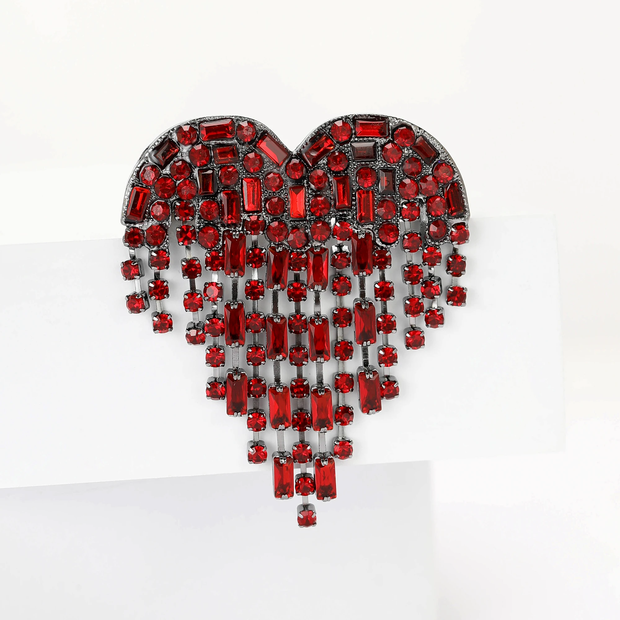 Thumbnail 3 - #38 Brooches & Lapel Pins Comparison Guide