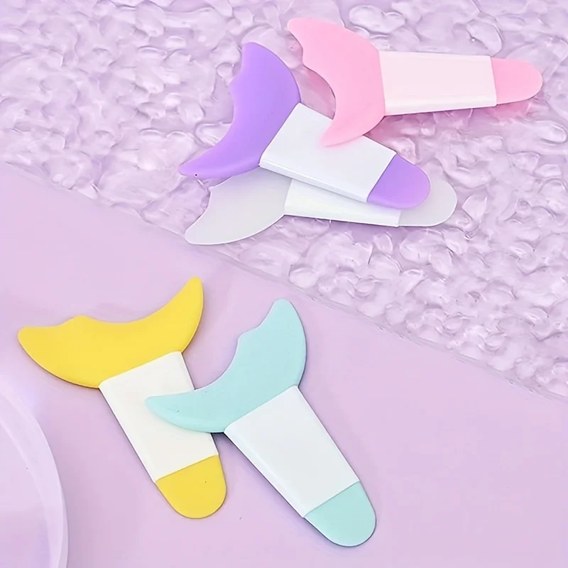 多機能シリコーンまつげアイライナーバッフルアイシャドウアイライナー補助初心者用再利用可能なメイクアップツール口紅描画補助