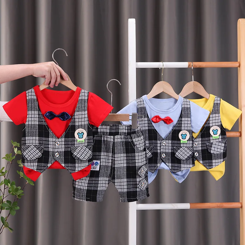 

Новый летний милый костюм для мальчиков, детские футболки из двух предметов с короткими рукавами + шорты, костюм, детская хлопковая одежда для малышей, наряды