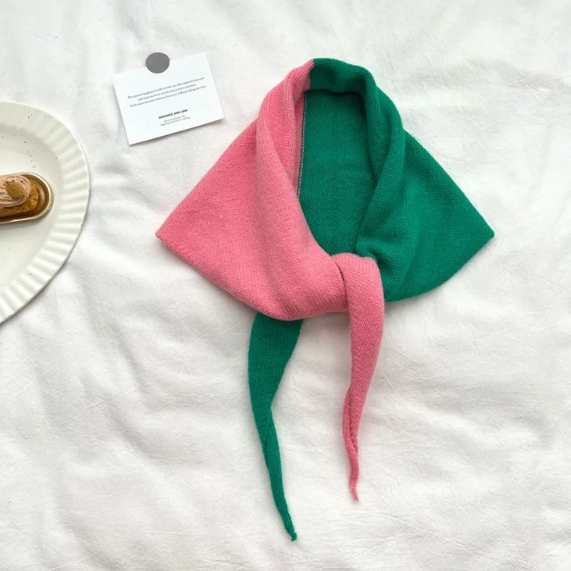 

Korean Niche Design Catwalk Model Versatile Simple Warm Triangle Scarf Shawl Scarf British Style Men and Women Small Scarf