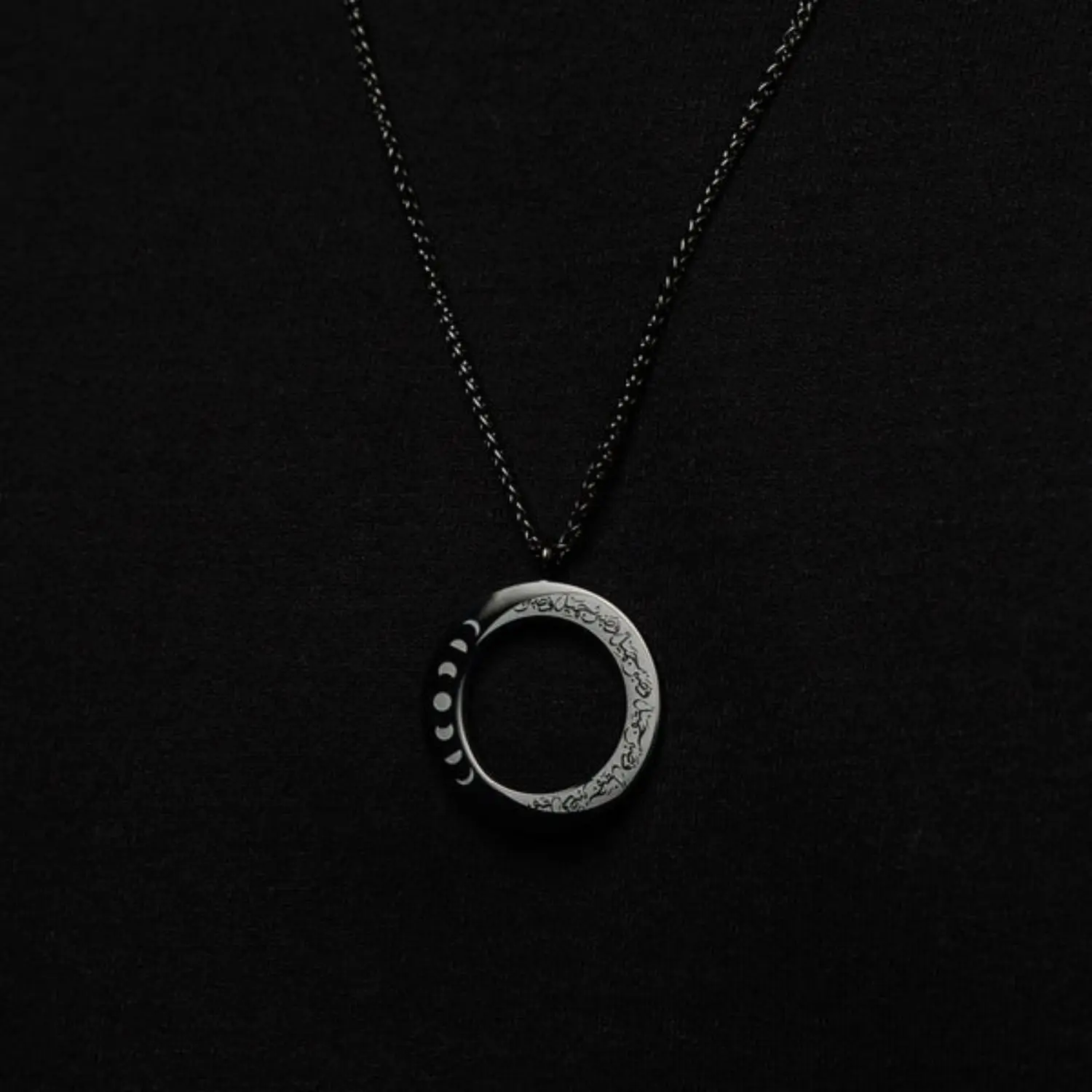 Beautiful Patience Moon Necklace | Men Stainless steel Necklace Pendant Muslim Arab Jewelry Ramadan  فَاصْبِرْ صَبْرًا جَمِيلًا