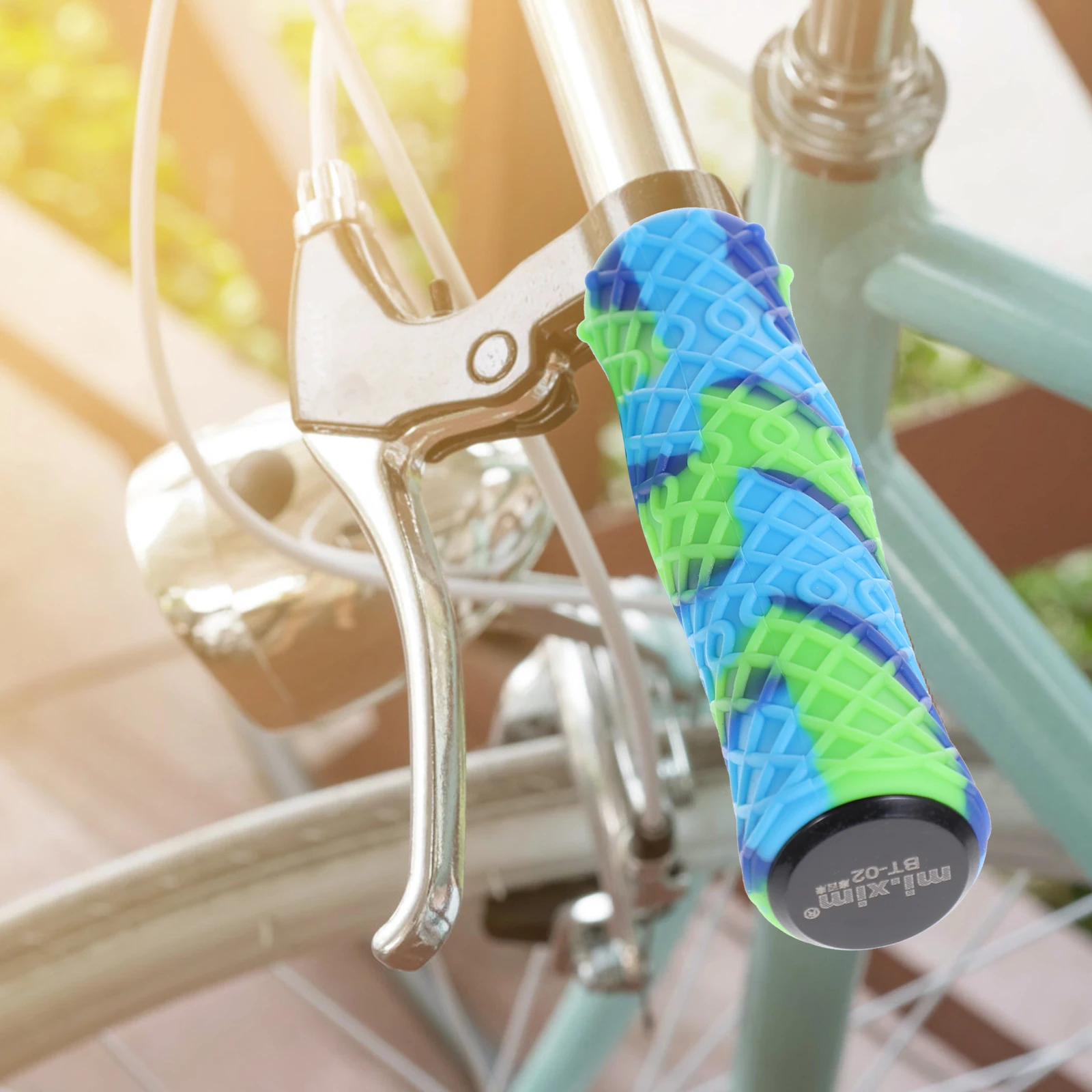 

1Pair Bike Handlebar Grips Premium Silicone Non-Slip Comfortable Grip with Ergonomic Groove for Various Bicycle Types Handle