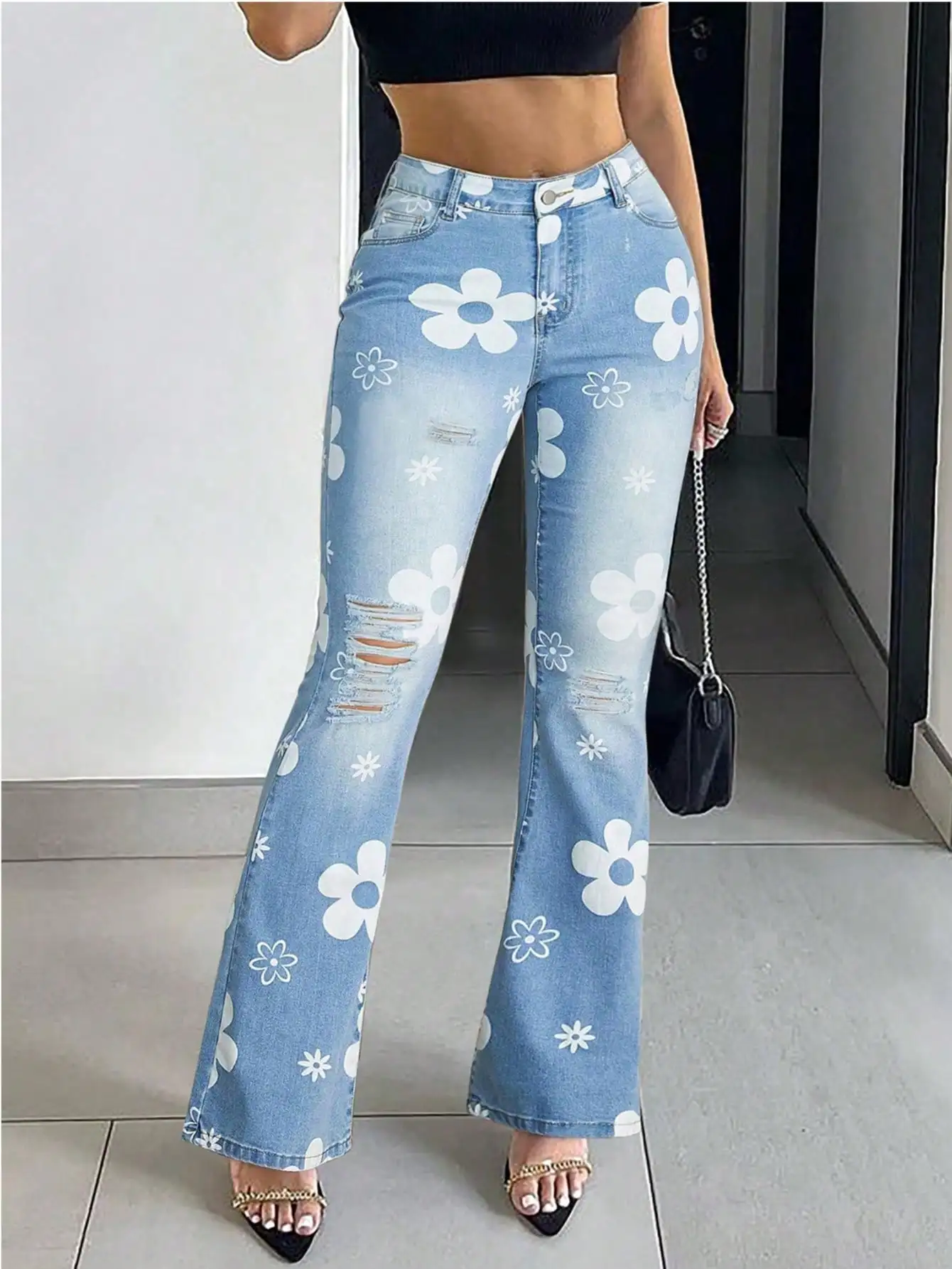 

Женские джинсы-клеш с высокой талией, цветочным принтом и эффектом потертости, из эластичного денима