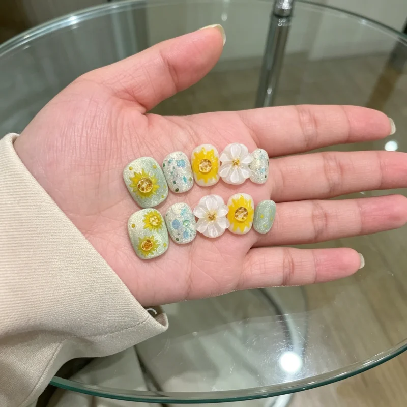 

10Pcs Handmade Nails Summer Sunflower Ombre Simple Short Style High-Quality Press-On Nails—Perfect As A Gift for Girl and Friend