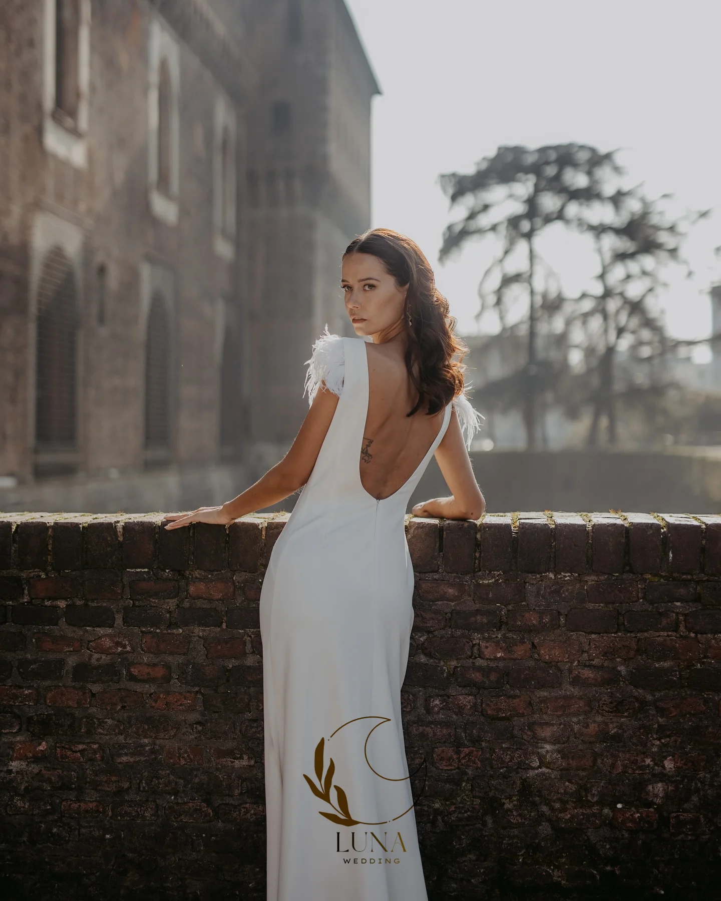 Luna Simple Wedding Dress Whtie Feather Scoop Neck Sleeveless Luxury Gowns for Women Bride Backless Photography Dresses