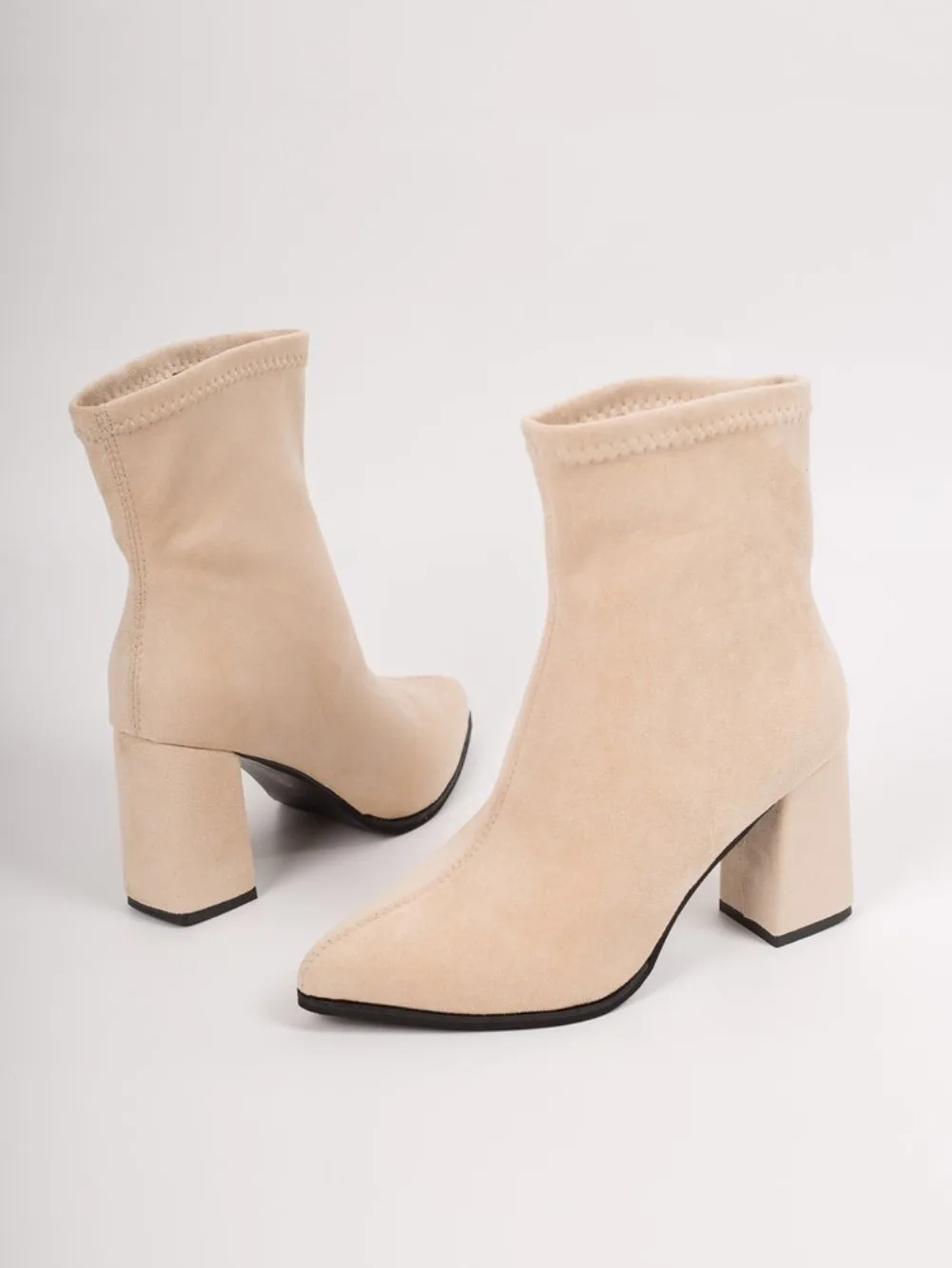 2026 Winter Damenstiefel Spitze Stretch-Sockenstiefel Modische Einfarbige Damenschuhe Hochhackige Kurze Stiefel Moderne Damenschuhe – Detail 8