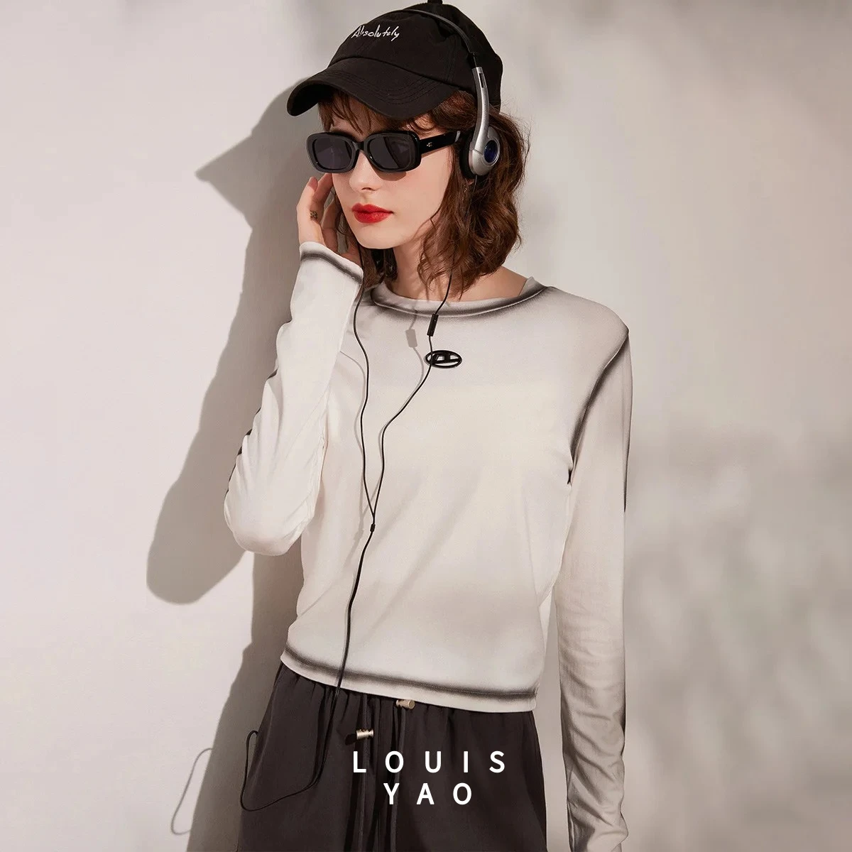 LOUISYAO Gradient Spray Color T-Shirt 2025 Spring Women Personality Decor Round Neck Short Sleeve Casual Tee 