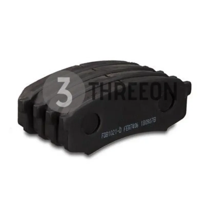 

Тормозные колодки THREEON для Toyota Land Cruiser Prado, Hilux, Mitsubishi Pajero: передние 04465-60210, задние 04465-60010