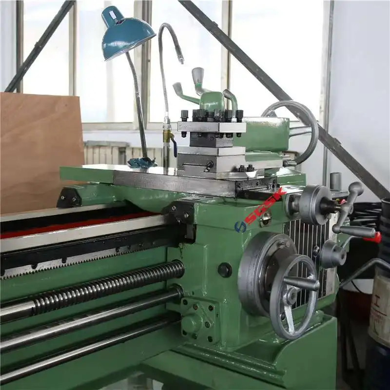 Tornio convenzionale CA6240B per metallo