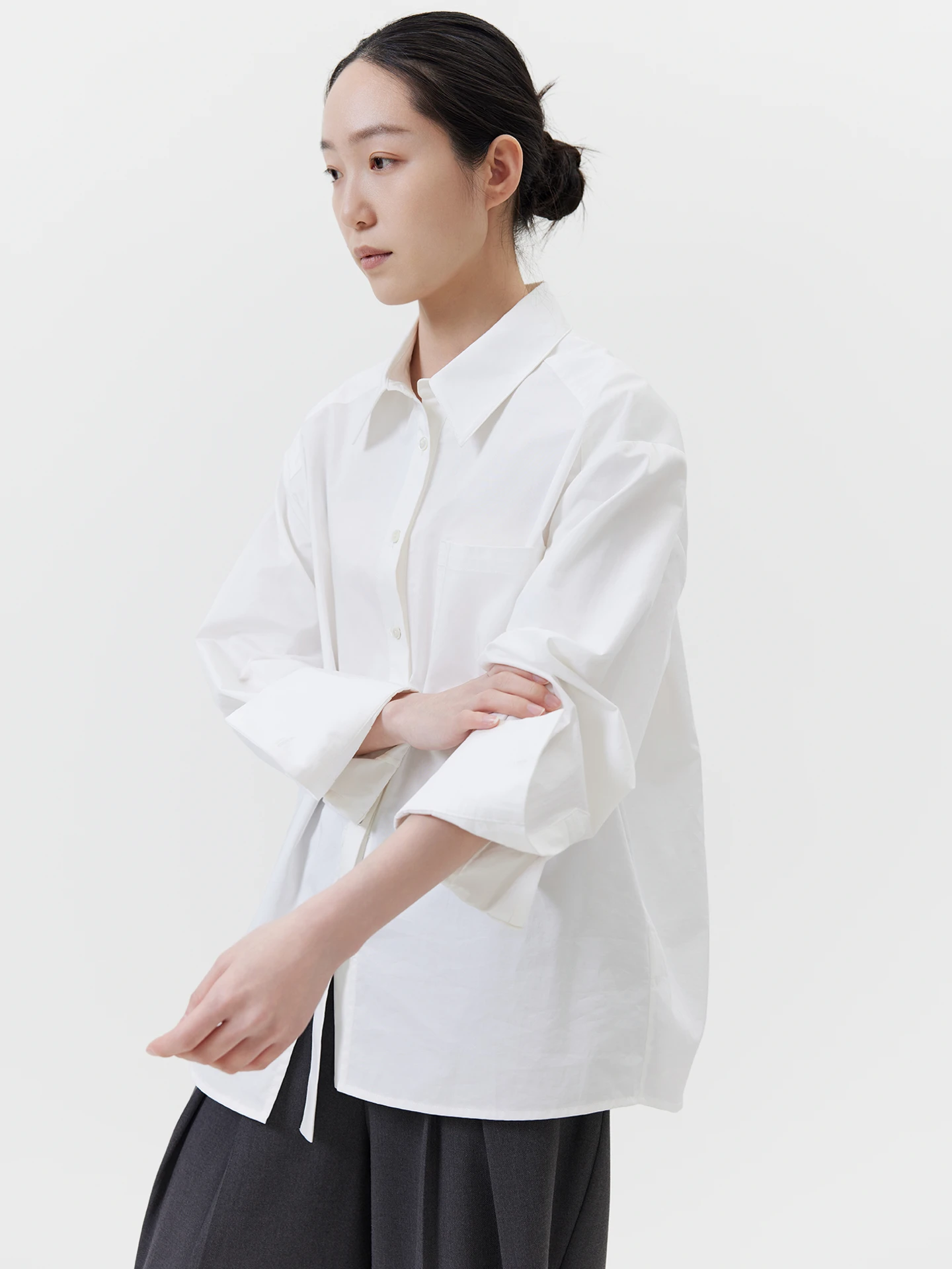 

Asymmetric Hemline Casual Sle Long Sve White irt 00% Cotton Loose Fit Women's Faion Spring Collection