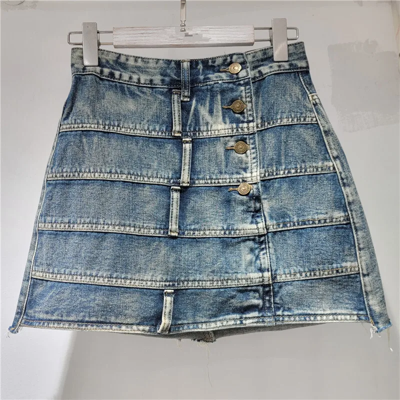 WTHT, nueva moda, faldas vaqueras a rayas lavadas para mujer, moda de verano 2025, falda acampanada de cintura alta con una hilera de botones para mujer 1LS2018