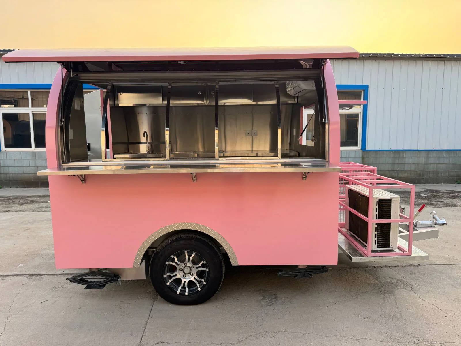 

Food Track Fast Food Vending Snack Catering Trailer Mobile Kebab Food Van Truck with a Full Kitchen