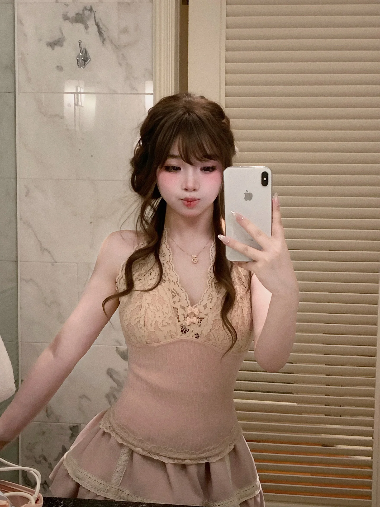 

aph Sweetheart Girl Lace ter Top with Chest Pad Slim Fit Inner Wear V-ne Polyester Blend Regular Length for Teens