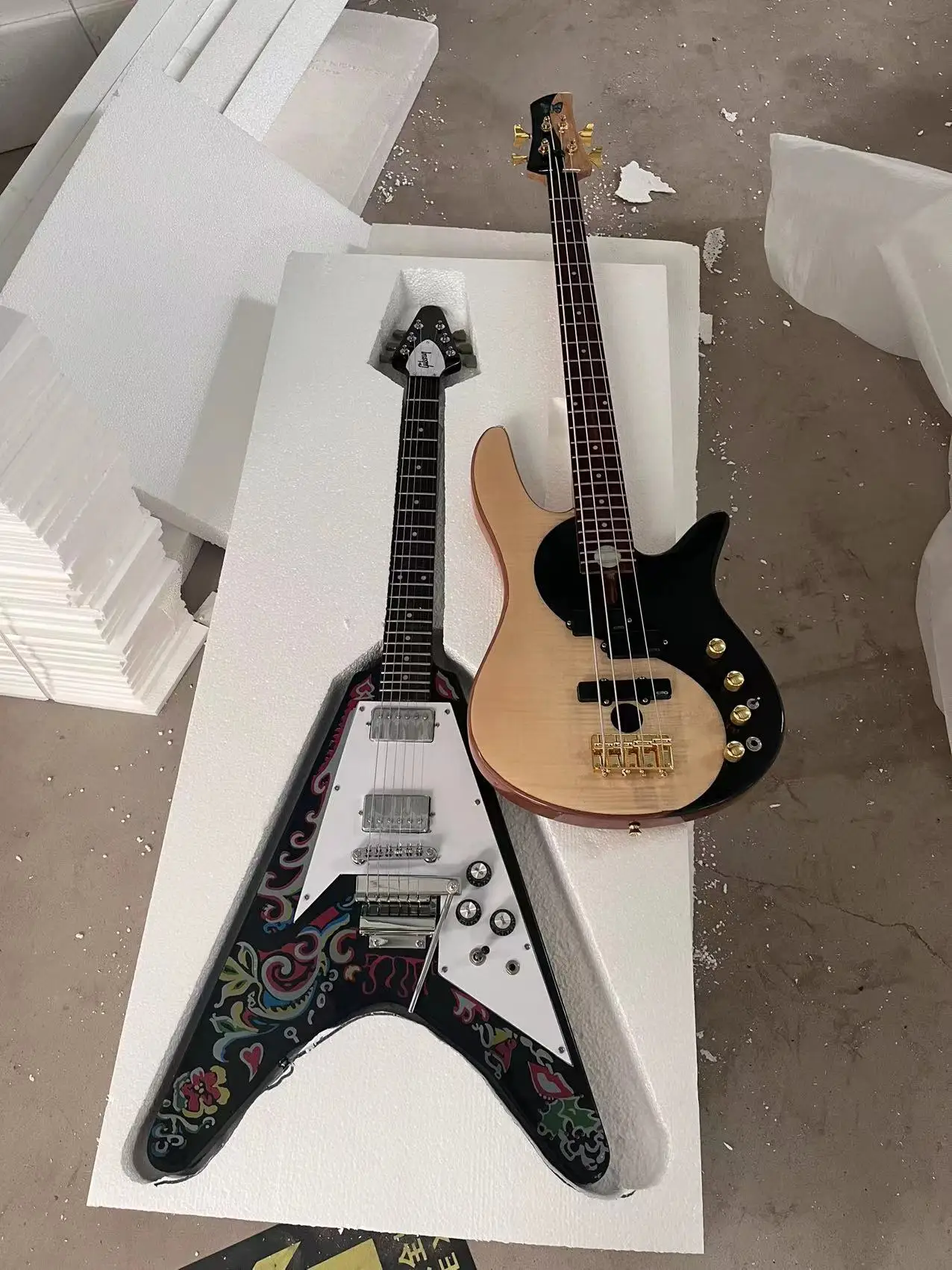 4 String Yin Yang Natural Electric Bass Guitar Alder Body  Pickups Gold Hardware diagram of the universe China Made Siganture