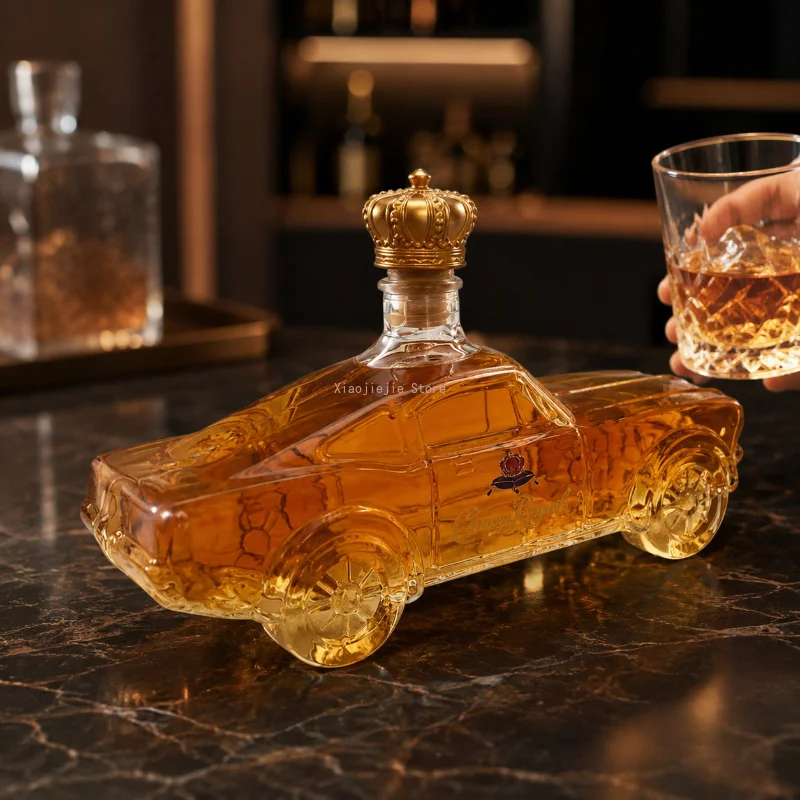 Classic Patrol Car Shaped Whiskey Decanter, Transparent Glass Wine Bottle Novelty Liquor Container Gift for Car Enthusiasts