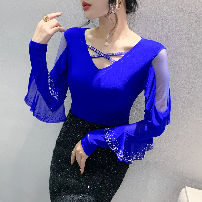 Camiseta de malla con cuello en V para mujer, ropa coreana, retales con diamantes brillantes, camisetas de manga larga 2024