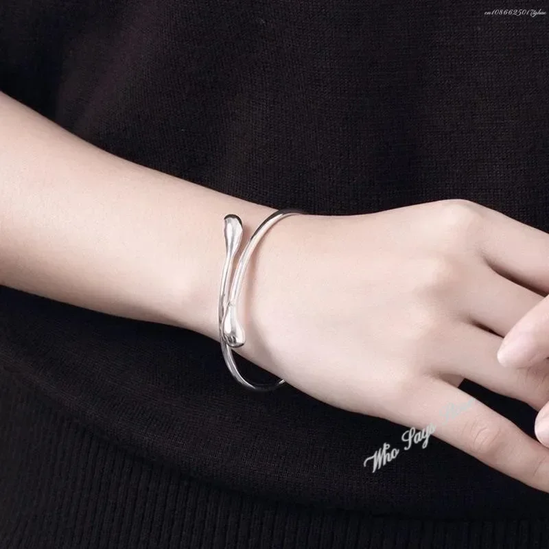 4 قطعة/المجموعة الأزياء إبرة أقراط الطوق سوار مجموعة خمر شخصية المرأة قطرة الماء أربع قطع طقم مجوهرات للنساء هدية