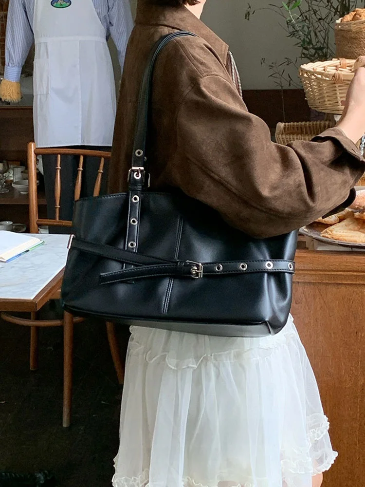 

Korean Sle Underarm Bag 2026 New Large Capaci Commuter Versatile Tote Bag Single oulder Motorcycle Bag for Women