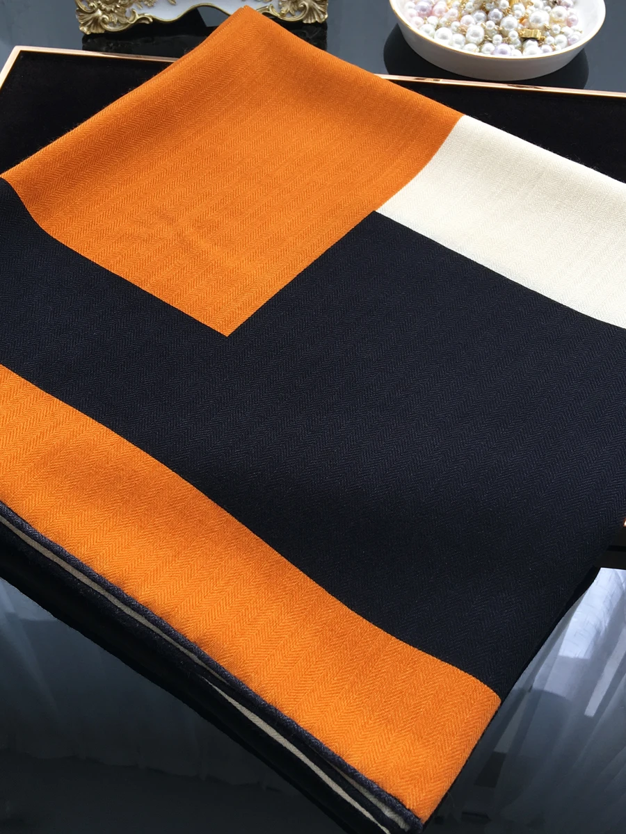 

Autumn and Winter Women's Boutique Warm Scarf, Silk Wool Fashionable and Simple Thin Large Square Scarf