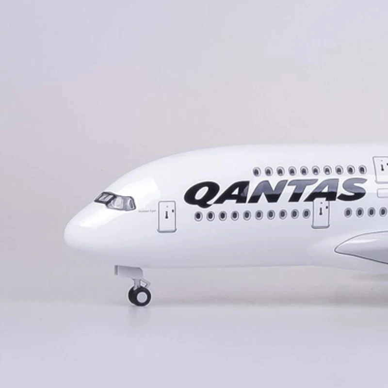 1/160 Scale Diecast Resin 46cm A380 Air Bus Passenger Aircraft Australia Airplane Model Qantas Airways with Cabin Lights Gift