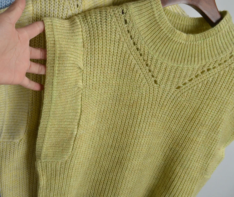 Miękki sweter damski z dzianiny, mieszanka włókien, wygodny okrągły dekolt, regularny krój, cienki.