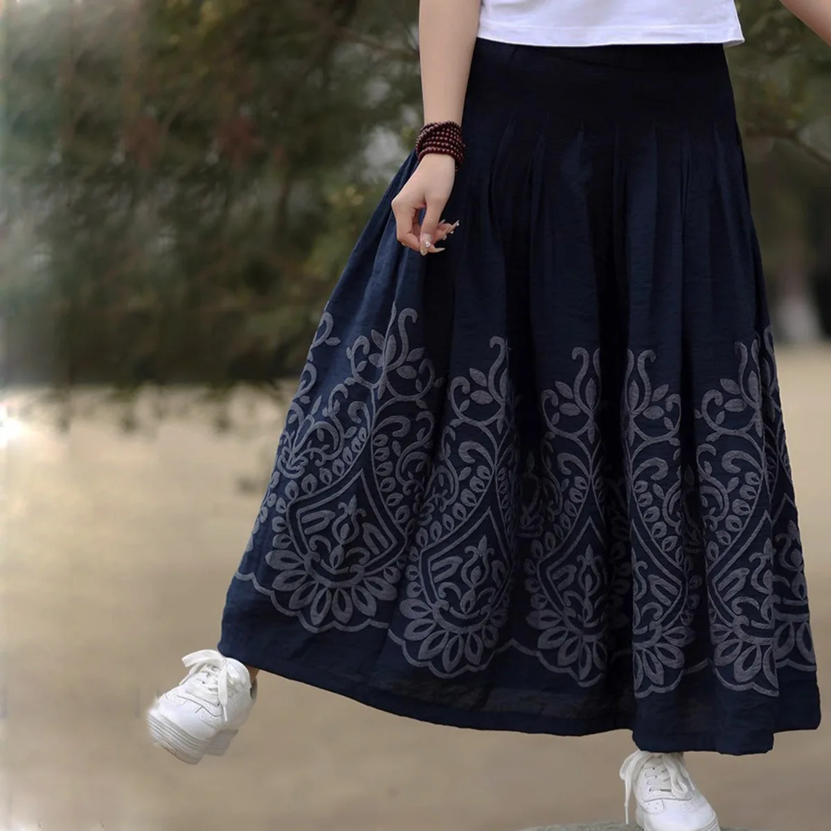 

Autumn Women Elegance Blue and white porcelain Long Skirts Elastic Waist Jacquard Cotton Ethnic style Retro Pleated Swing Skirt