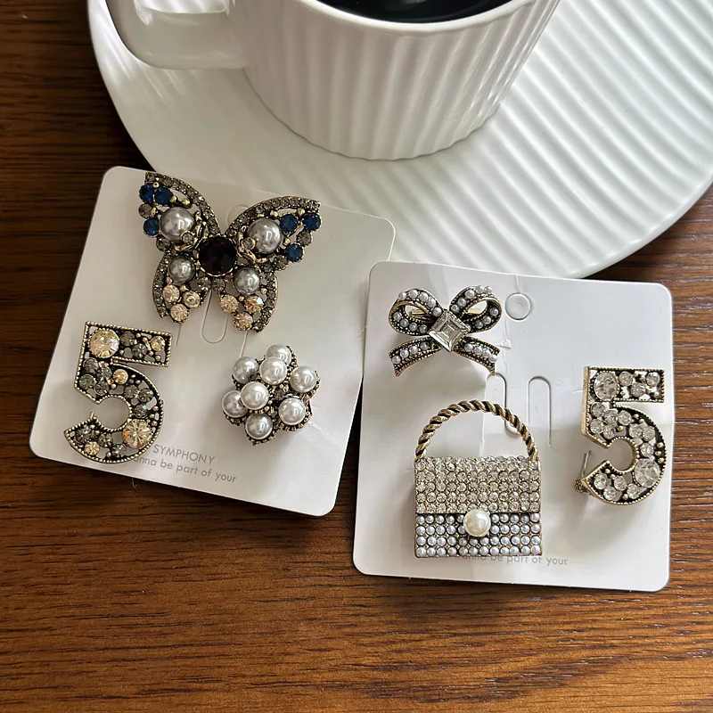New Vintage High-end Pearl Butterfly Brooch Women Fashion Personality Fragrance Delicate Handbag Figure 5 Pin Exquisite Corsages