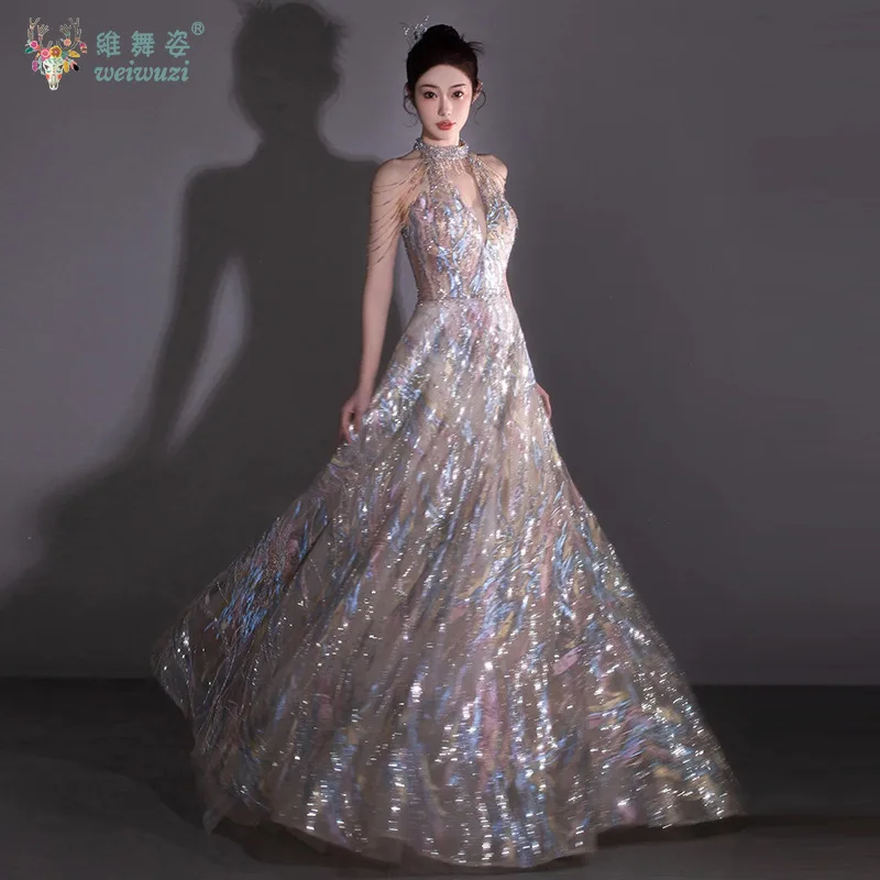 

The French Style and Elegant Halter-neck Sequin Bead Embroidery Slimming Evening Dress for Women Suits Various Occasions