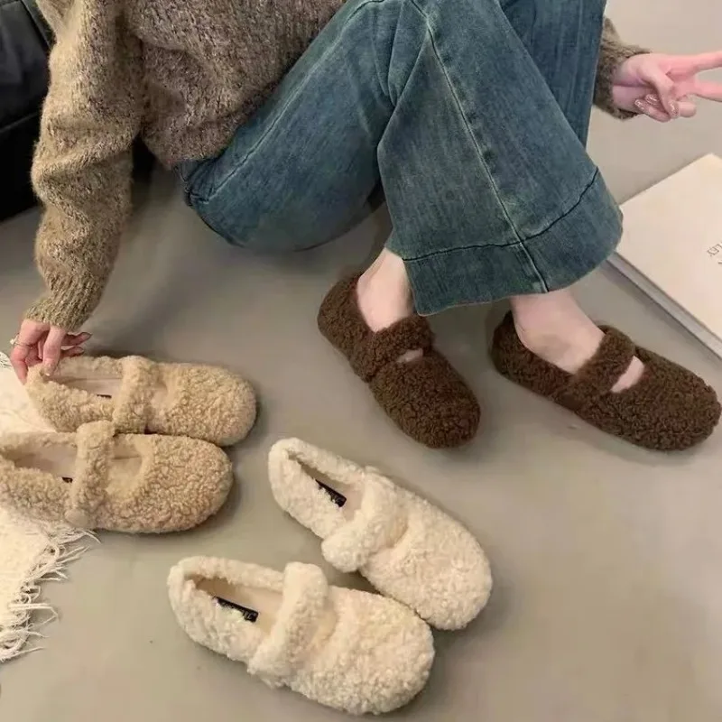 Leisure Mary Jane Shoes for Women Warm Plush Buckle Strap Flat Low Heels Round Toe Shoes for Women Solid Fur Women Pumps
