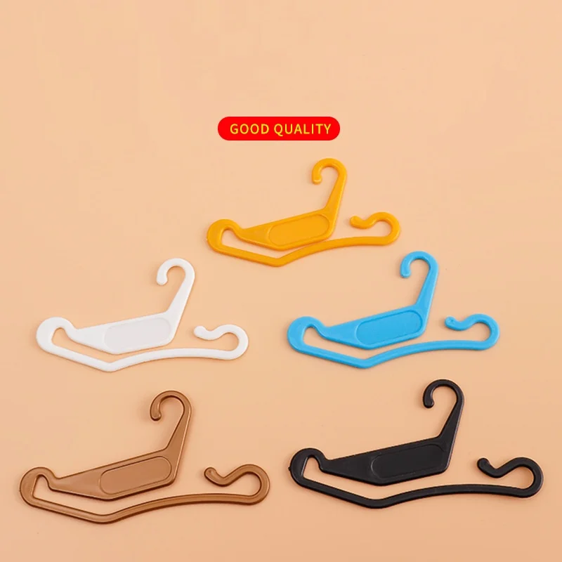 200pcs Plastic Sock Hanging Hook Portable Hanger for Stocking Packaging Gloves Packaging Display Hanger for Adult Children