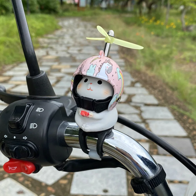 Ozdoby rowerowe, małe figurki kotów do samochodu, dekoracje do pojazdów elektrycznych i motocykli, bambusowe helmy helikopterowe, elec