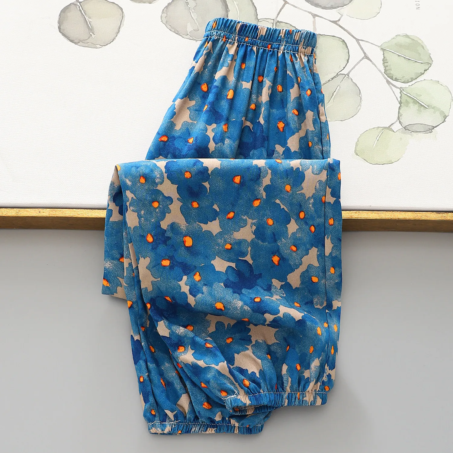 

Summer lightweight breathable cotton and silk children's and adults' loose casual pants with mosquito repellent function for out