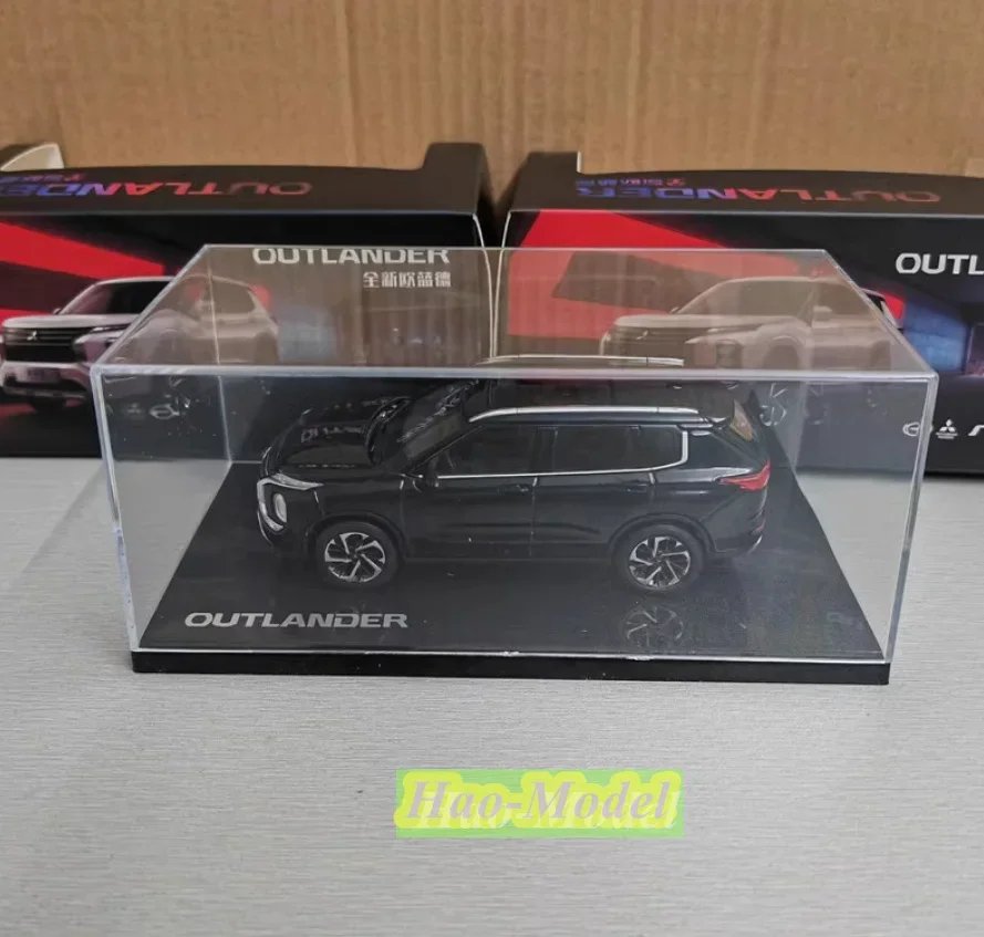 1/43 para Mitsubishi OUTLANDER 2023, SUV, coche en miniatura de aleación, juguetes para niños, regalos de cumpleaños, Hobby, colección de exhibición, adornos negros