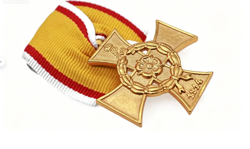 Repro WWI German 2nd Class War Merit Cross Medal small gold flower copper with Ribbon and Box - view 2