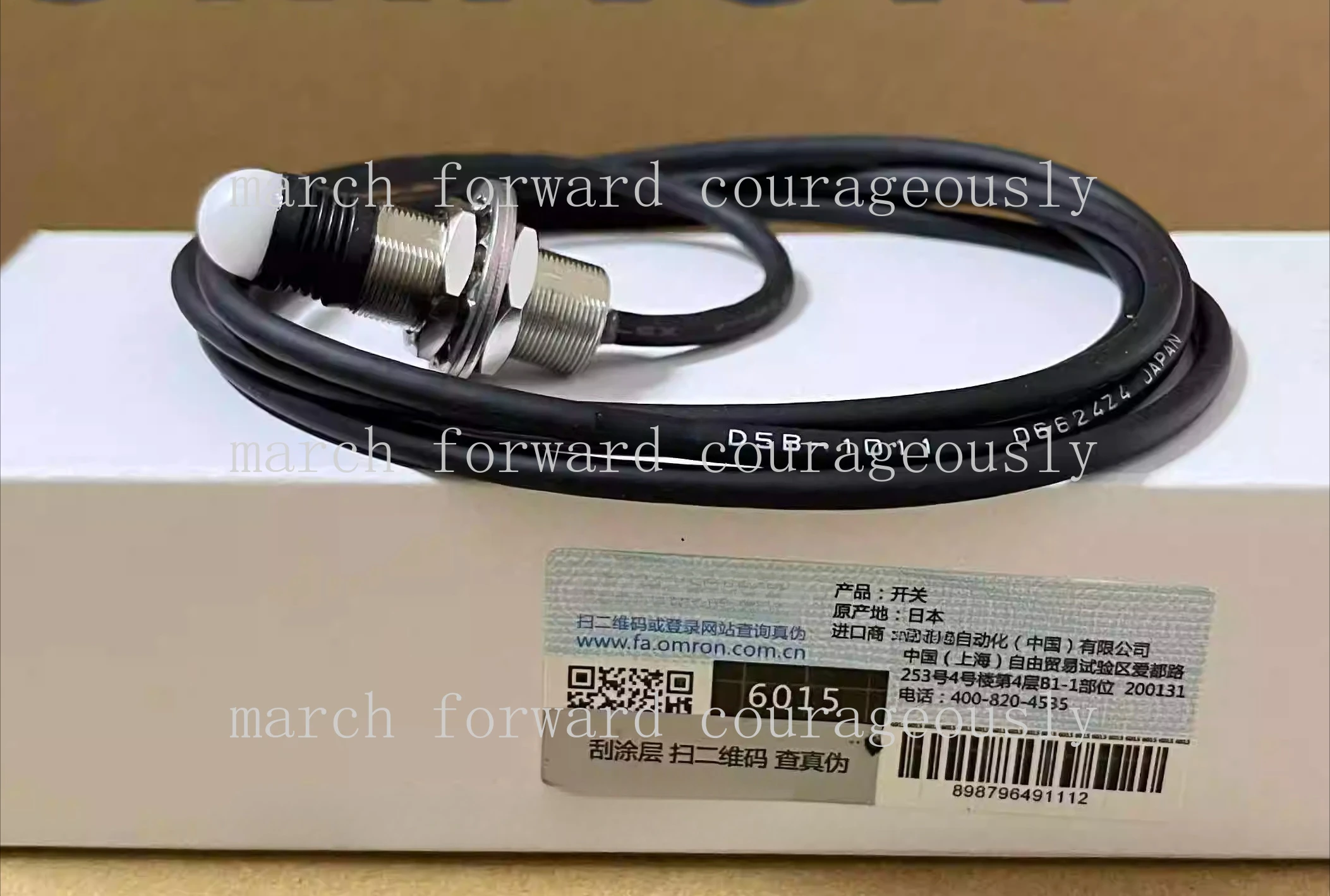 Original genuine brand new for Omron tactile sensor D5B-1011/D5B-1013 mechanical contact switch