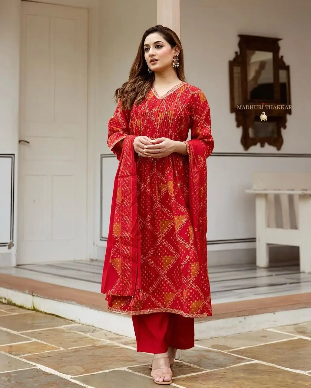 

Women Ethnic Kurti Pant Set Beautiful Salwar Kameez Kurta Set