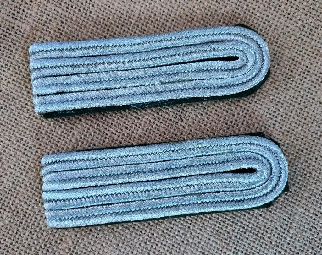 WWII German Elite ( 2nd Lieutenant ) SHOULDER BOARDS EMBROIDERED SILVER BULLION Reenactment