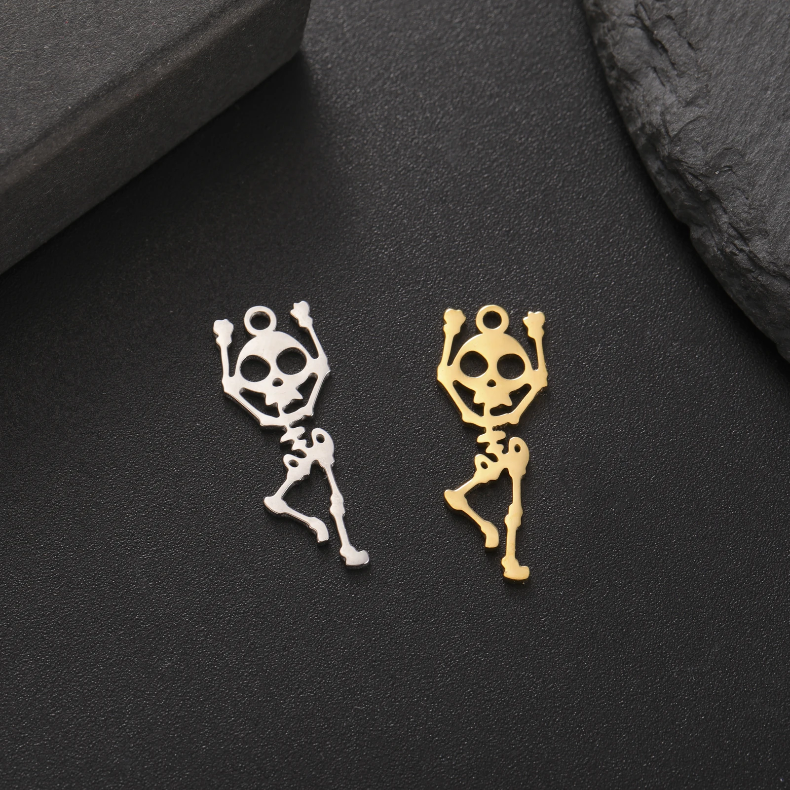 

3pcs Halloween Ghost Skeleton Dancing Pendant Stainless Steel Gold Silver Color Charm Personal Jewelry Set Gifts DIY Accessories