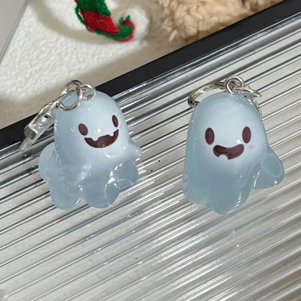 Lightweight Keychain Glow-in-the-dark Ghost Keychain Halloween Bag Charm Multiple Expression Pendant Spooky Hanging Ornament