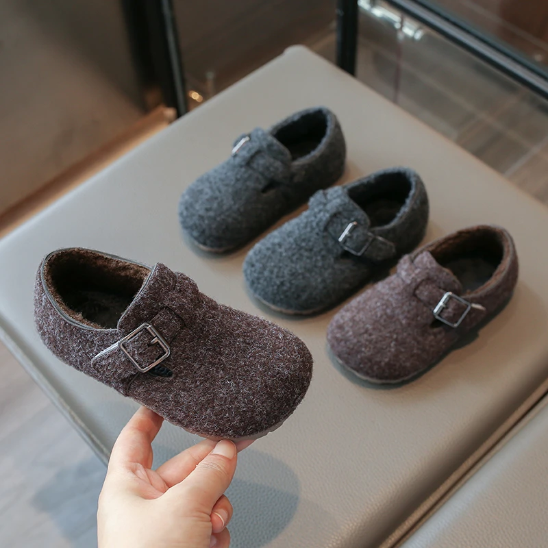 Kids Fuzzy Closed‑Back Winter Clog Shoes, Sherpa‑Lined Adjustable Metal Buckle Flat Warm Shoes